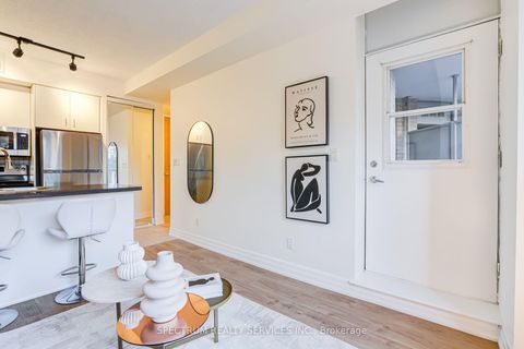 Photo 6 at 301 - 70 Alexander Street, Yonge Corridor, Toronto