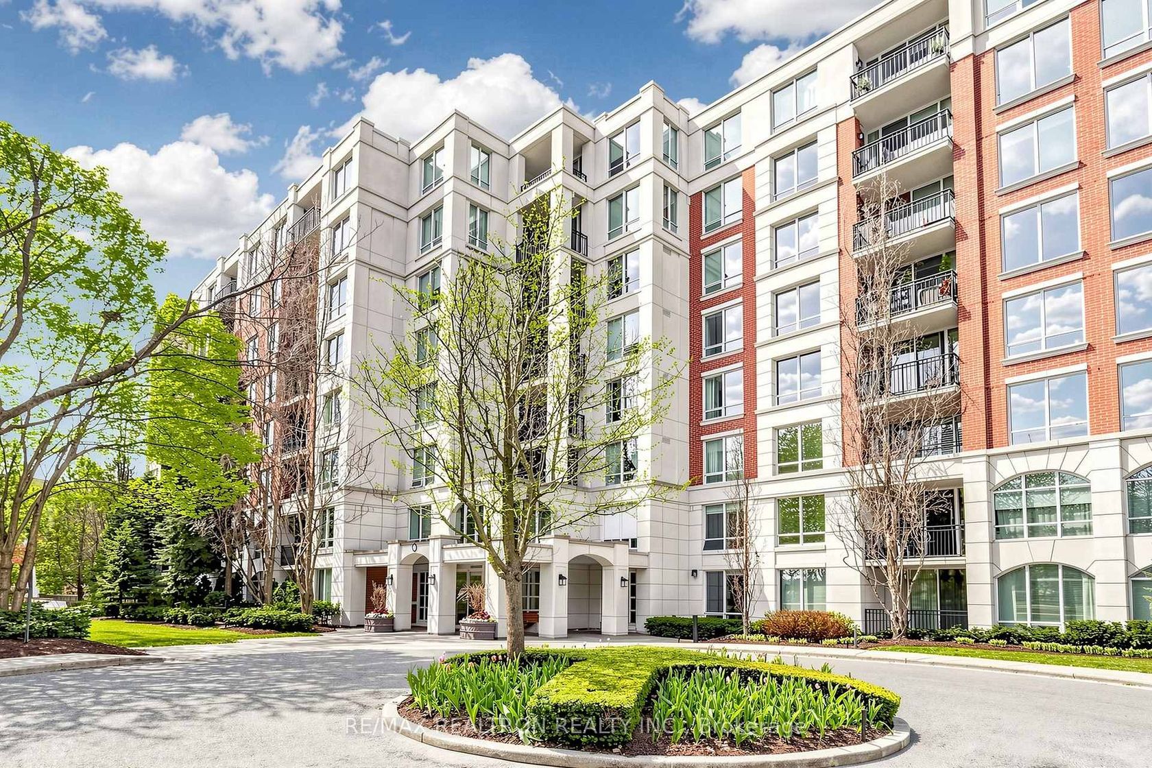 211 - 18 William Carson Crescent, Windfields, Toronto 