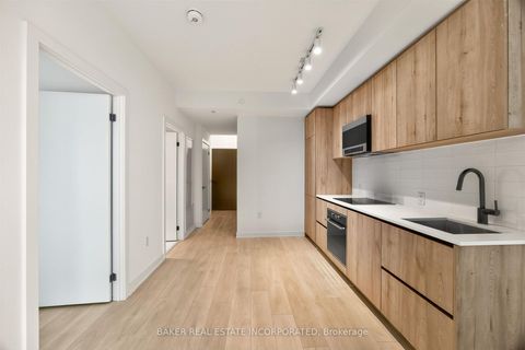 Photo 5 at 3213 - 117 Broadway Avenue, Mount Pleasant West, Toronto
