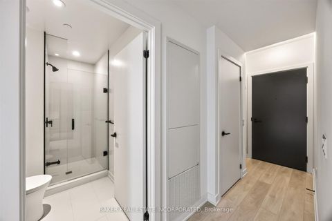 Photo 7 at 3213 - 117 Broadway Avenue, Mount Pleasant West, Toronto