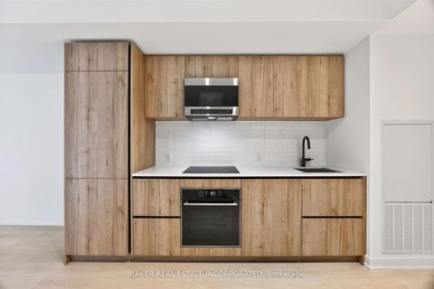 Photo 8 at 311 - 127 Broadway Avenue, Mount Pleasant West, Toronto