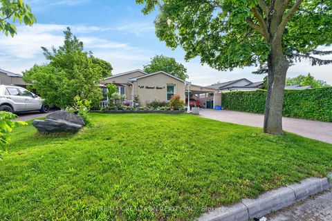 Photo 4 at 49 Tunmead Square, Malvern, Toronto