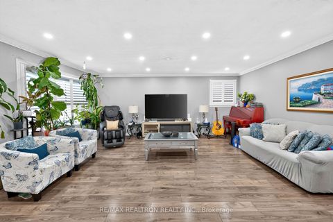 Photo 11 at 49 Tunmead Square, Malvern, Toronto