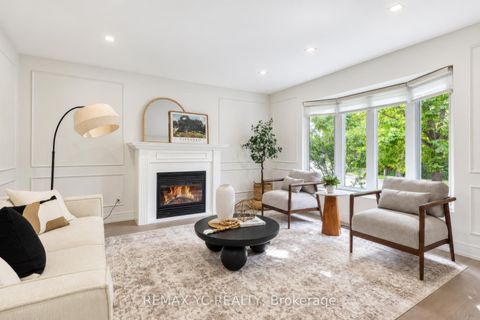 Photo 1 at 4 Simmons Crescent, Aurora Highlands, Aurora