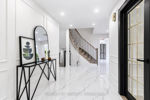 Photo 4 at 4 Simmons Crescent, Aurora Highlands, Aurora