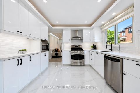 Photo 12 at 4 Simmons Crescent, Aurora Highlands, Aurora