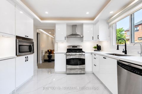 Photo 13 at 4 Simmons Crescent, Aurora Highlands, Aurora