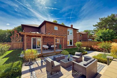 Photo 32 at 4 Simmons Crescent, Aurora Highlands, Aurora