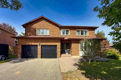 Photo 49 at 4 Simmons Crescent, Aurora Highlands, Aurora