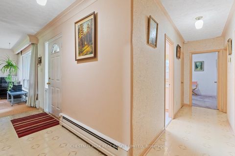 Photo 10 at 2 Gallacher Avenue, Oak Ridges, Richmond Hill