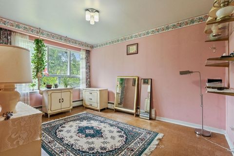 Photo 14 at 2 Gallacher Avenue, Oak Ridges, Richmond Hill