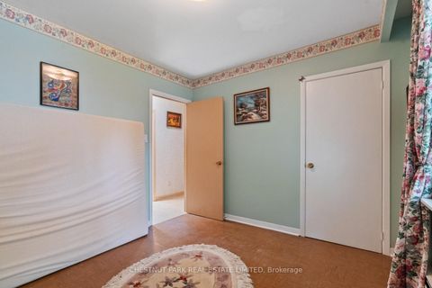 Photo 15 at 2 Gallacher Avenue, Oak Ridges, Richmond Hill