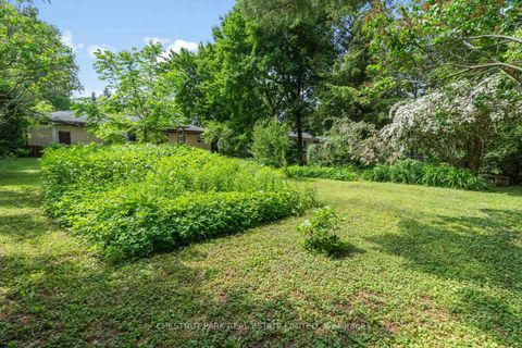 Photo 30 at 2 Gallacher Avenue, Oak Ridges, Richmond Hill