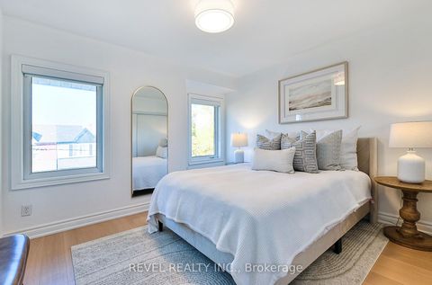 Photo 11 at 399 Perth Avenue, Junction, Toronto