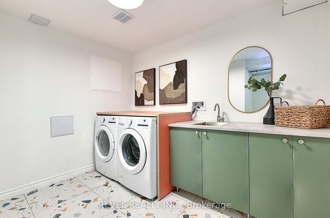 Photo 18 at 399 Perth Avenue, Junction, Toronto
