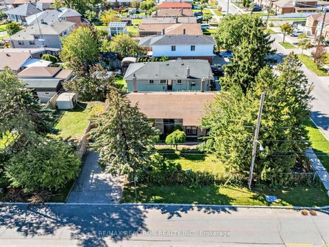 Photo 3 at 91 Spenvalley Drive, Jane Heights, Toronto
