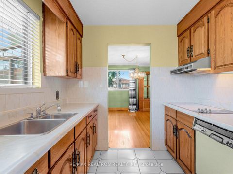 Photo 11 at 91 Spenvalley Drive, Jane Heights, Toronto