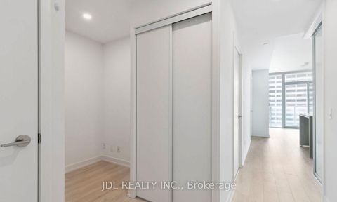 Photo 7 at 2007 - 33 Helendale Avenue, Eglinton, Toronto