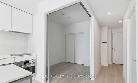 Photo 8 at 2007 - 33 Helendale Avenue, Eglinton, Toronto