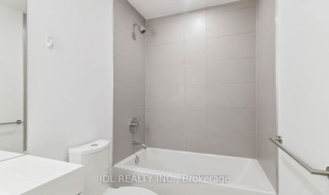 Photo 10 at 2007 - 33 Helendale Avenue, Eglinton, Toronto
