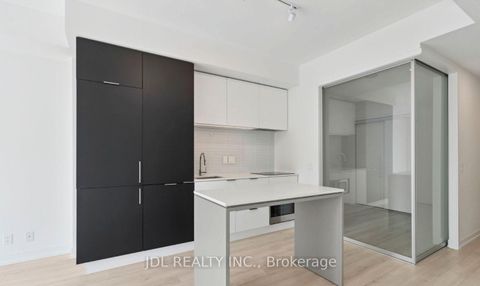 Photo 17 at 2007 - 33 Helendale Avenue, Eglinton, Toronto