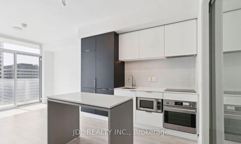 Photo 18 at 2007 - 33 Helendale Avenue, Eglinton, Toronto