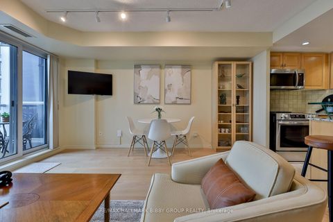 Photo 11 at 1911 - 208 Queens Quay W, Waterfront Communities C1, Toronto