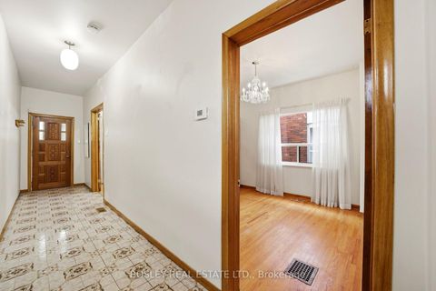 Photo 10 at 44 Conway Avenue, Oakwood Village, Toronto