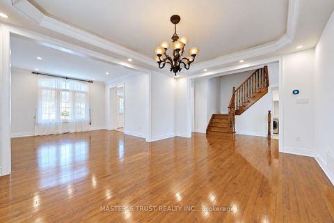 Photo 4 at 66 Chaya Sara Gardens, Patterson, Vaughan