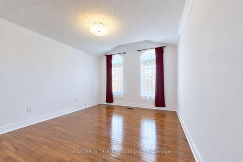 Photo 15 at 66 Chaya Sara Gardens, Patterson, Vaughan