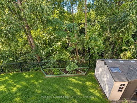 Photo 34 at 66 Chaya Sara Gardens, Patterson, Vaughan