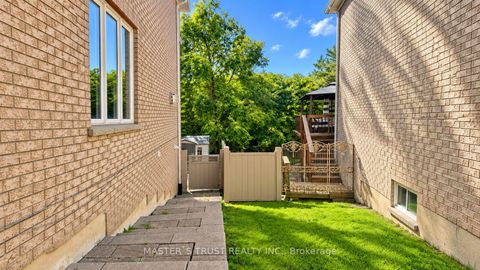 Photo 36 at 66 Chaya Sara Gardens, Patterson, Vaughan
