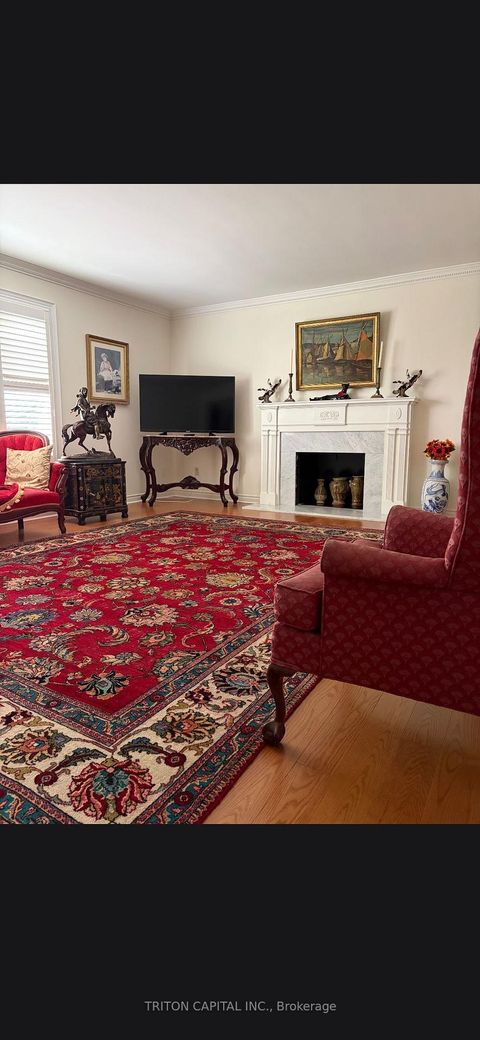 Photo 3 at 30 Columbus Avenue, East Woodbridge, Vaughan