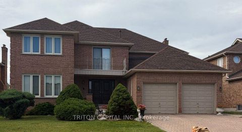 Photo 5 at 30 Columbus Avenue, East Woodbridge, Vaughan