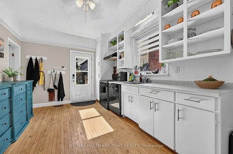 Photo 9 at 43 Brock Street, Sanford, Barrie