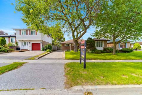 Photo 1 at 30 Bridlington Street, Woburn, Toronto