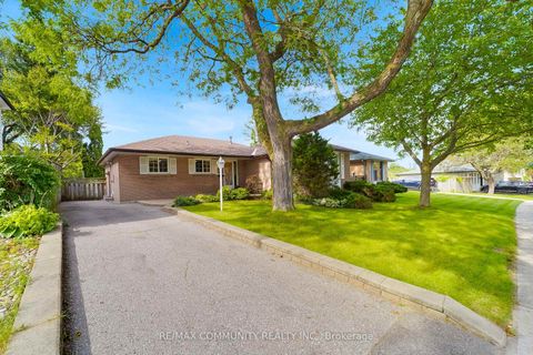 Photo 3 at 30 Bridlington Street, Woburn, Toronto