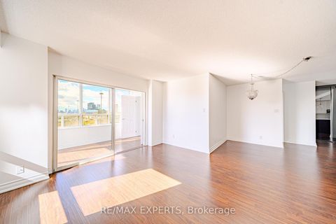 Photo 14 at 802 - 215 Wynford Drive, Flemingdon Park, Toronto