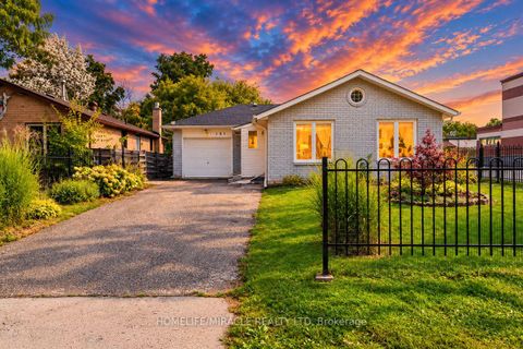 Photo 3 at 151 Bayview Drive, Allandale Heights, Barrie