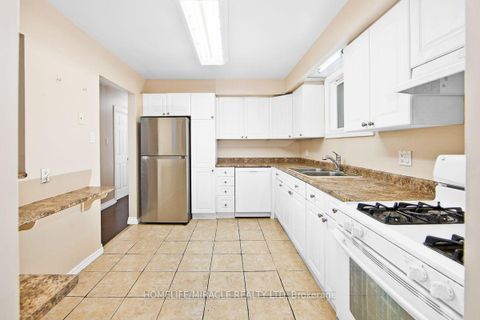 Photo 10 at 151 Bayview Drive, Allandale Heights, Barrie