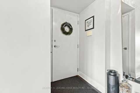 Photo 4 at 612 - 119 Merton Street, Mount Pleasant West, Toronto