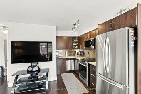 Photo 14 at 612 - 119 Merton Street, Mount Pleasant West, Toronto