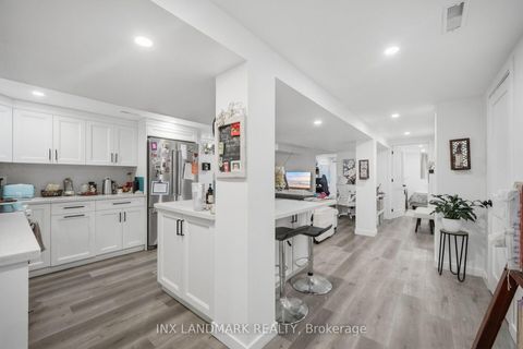Photo 34 at 298 South Kingsway, Swansea, Toronto
