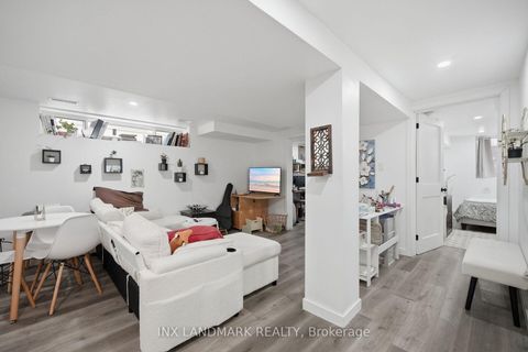 Photo 35 at 298 South Kingsway, Swansea, Toronto