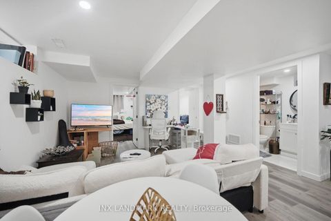 Photo 36 at 298 South Kingsway, Swansea, Toronto