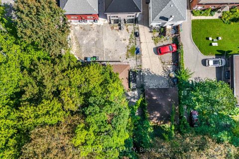 Photo 44 at 298 South Kingsway, Swansea, Toronto