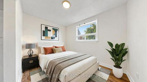 Photo 9 at 669 Lake Drive S, Keswick South, Georgina