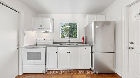 Photo 18 at 669 Lake Drive S, Keswick South, Georgina