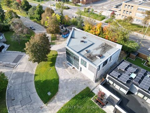 Photo 1 at 40 Tottenham Road, Don Mills, Toronto