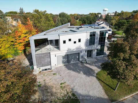 Photo 2 at 40 Tottenham Road, Don Mills, Toronto